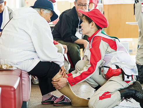 日本赤十字社による救護活動（益城町総合体育館）